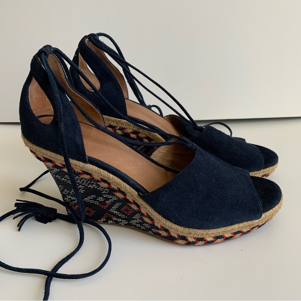 CAbi Isla Wedge Sandals Size 9M Navy Blue Ikat Suede Ankle Tie Tassels - Picture 11 of 11